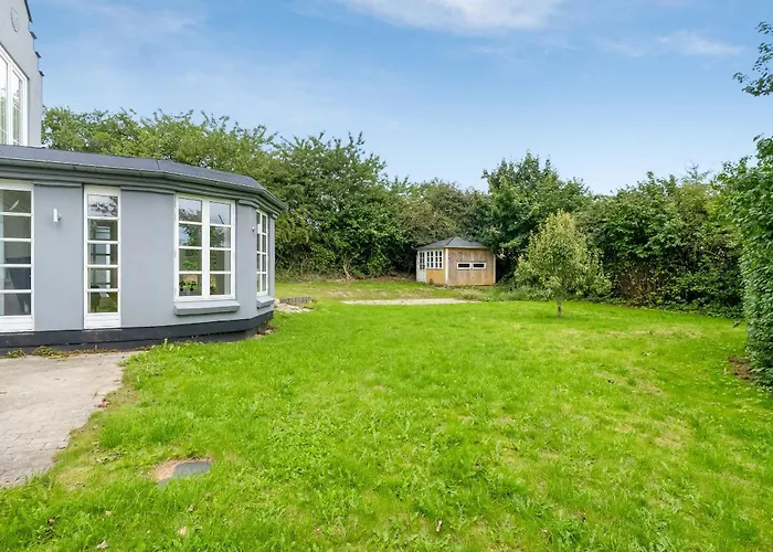 Surrounded By Nature * Vissenbjerg